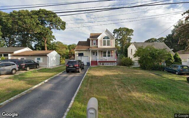 34 Saint George Dr W, Shirley, NY 11967