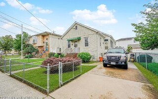 34 Tioga St, Staten Island, NY 10301
