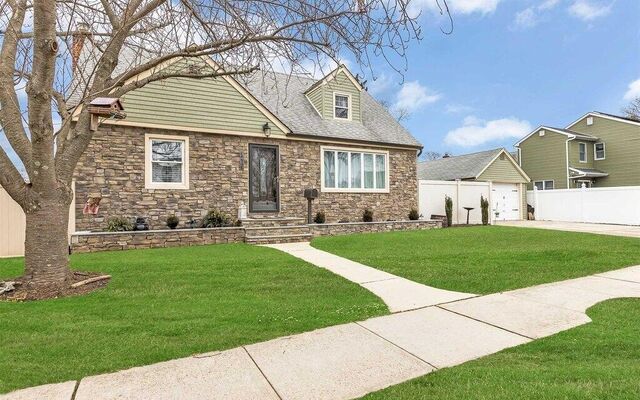 3405 Walters Ave, Wantagh, NY 11793