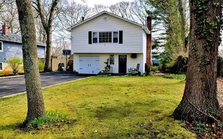 342 Auborn Ave, Shirley, NY 11967