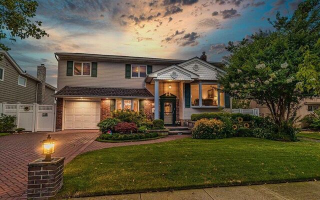 3426 Bertha Dr, Baldwin, NY 11510