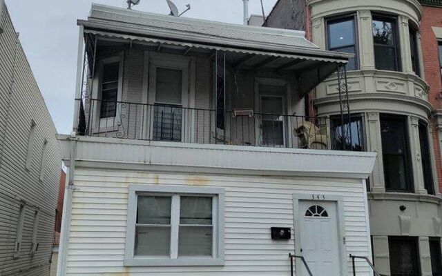 343 E 26th St, Brooklyn, NY 11226 (Porch)