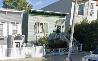 3430 34th St, Astoria, NY 11106