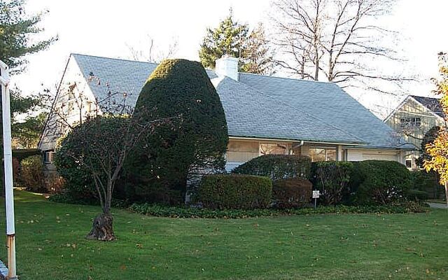 347 Forest Ave, Woodmere, NY 11598