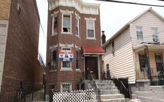 35-28 103rd St, Corona, NY 11368