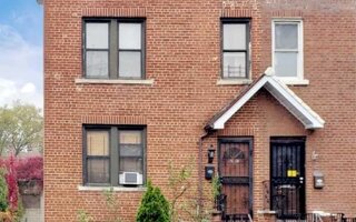 35-28 Crescent St, Astoria, NY 11106