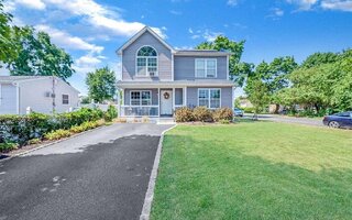 35 Brooklyn Ave, Wyandanch, NY 11798