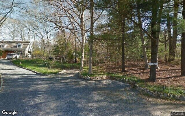 35 E Bartlett Rd, Middle Island, NY 11953 (House View)