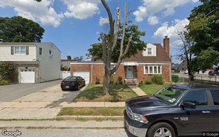 35 E Euclid St, Valley Stream, NY 11580