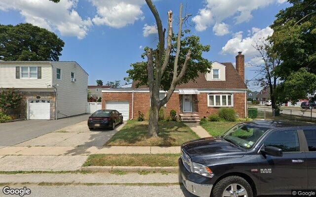 35 E Euclid St, Valley Stream, NY 11580 (House View)