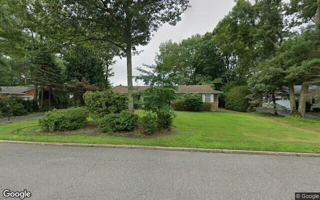35 Glenrich Dr, Saint James, NY 11780