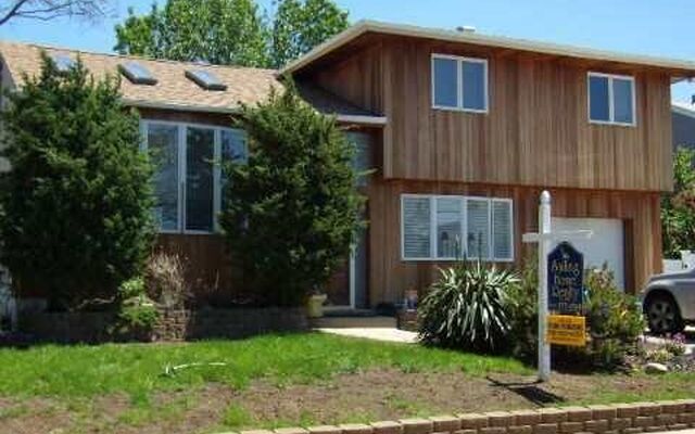 35 Irving Ave, Freeport, NY 11520
