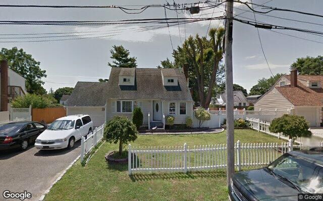 350 Clift St, Central Islip, NY 11722