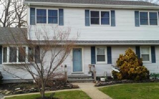 353 Kurzon Rd, West Islip, NY 11795