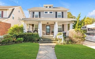 354 Scranton Ave, Lynbrook, NY 11563