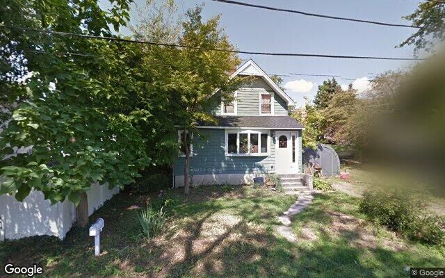 355 Bay 3rd St, West Islip, NY 11795