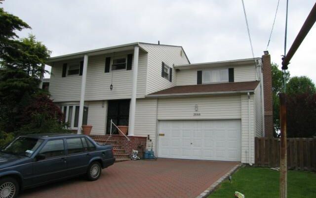 3588 Bertha Dr, Baldwin, NY 11510