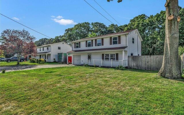 36 Appel Dr E, Shirley, NY 11967 (Yard)