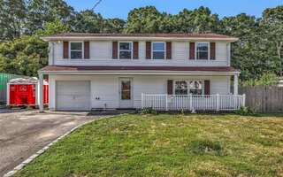 36 Appel Dr E, Shirley, NY 11967