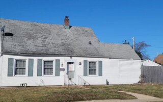 36 Bowling Ln, Levittown, NY 11756