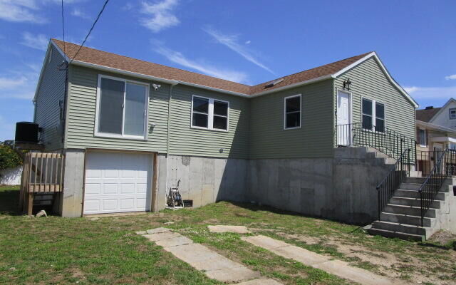36 Cedar St, Freeport, NY 11520
