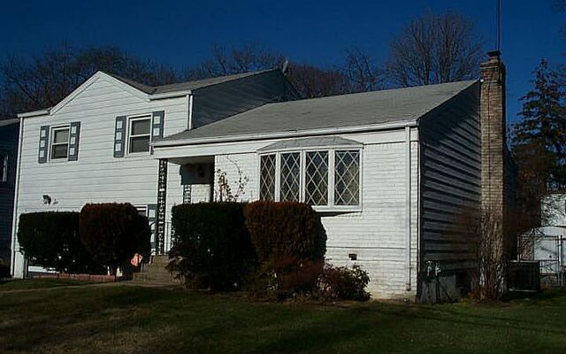 36 Gusto Ln, Roosevelt, NY 11575