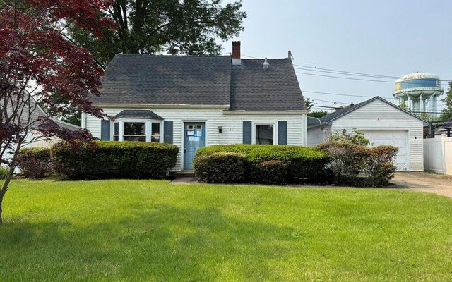 36 Hollyhock Rd, Levittown, NY 11756 (Yard)