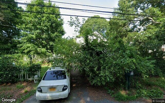 36 Hounslow Rd, Shirley, NY 11967