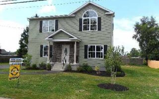 36 Ogden Rd, West Islip, NY 11795