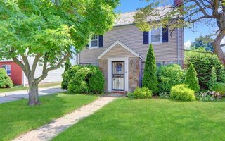 36 Perry St, Hempstead, NY 11550