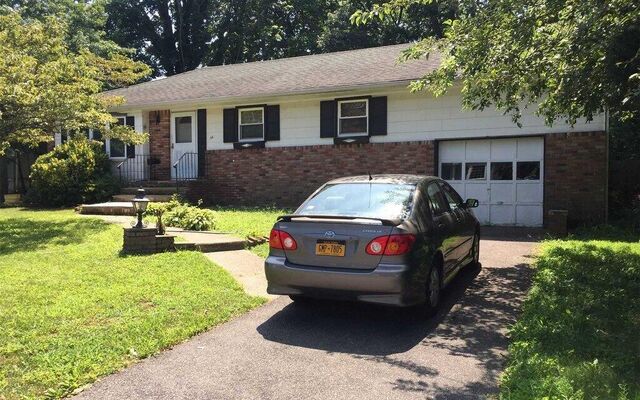 36 Terrace View Rd, Farmingdale, NY 11735