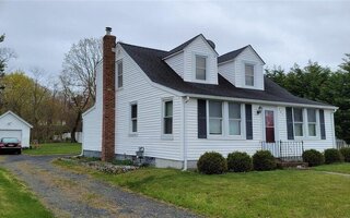 362 S Country Rd, East Patchogue, NY 11772