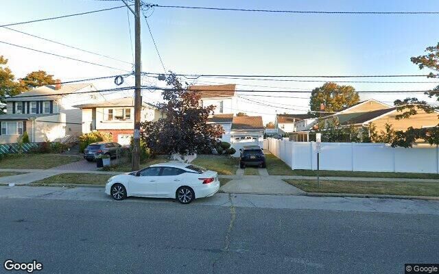 362 W Windsor Pkwy, Oceanside, NY 11572