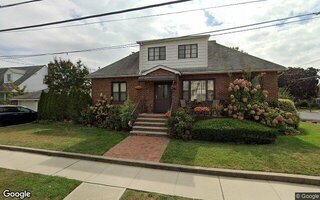 363 Jackson Ave, Mineola, NY 11501
