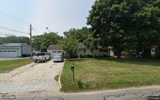 363 Tuthills Ln, Riverhead, NY 11901