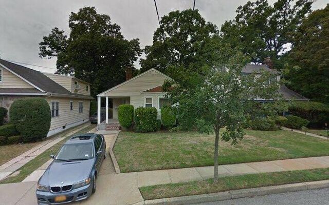 365 Wallace St, Freeport, NY 11520 (Incomplete)