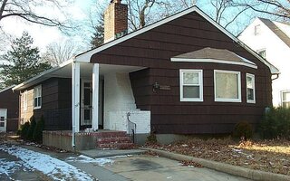 365 Wallace St, Freeport, NY 11520