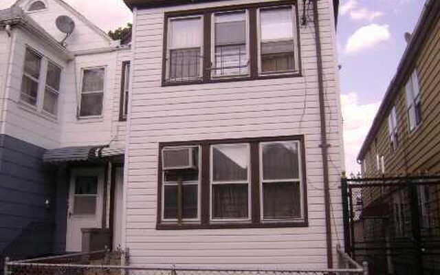 37-45 94th St, Jackson Heights, NY 11372
