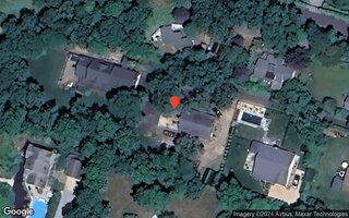 37 Gardiners Path, Hampton Bays, NY 11946