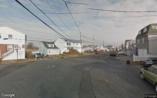 3704 Somerset Dr, Seaford, NY 11783