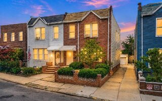 3707 20th Rd, Astoria, NY 11105