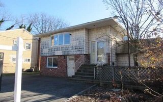 3740 Waverly Ave, Seaford, NY 11783