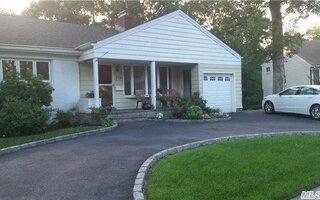 378 Lake Shore Blvd, Massapequa Park, NY 11762