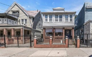 37th Dr, Corona, NY 11368