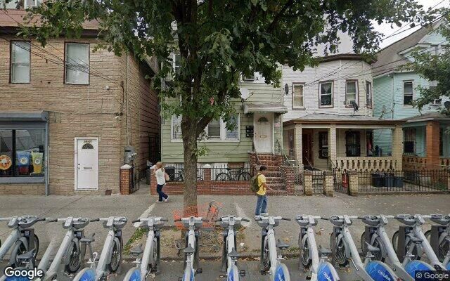 38-05 104th St, Corona, NY 11368
