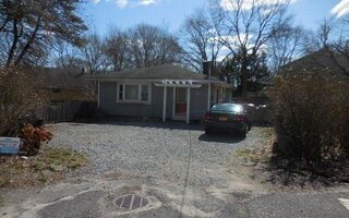 38 Ardmour Dr, Mastic, NY 11950