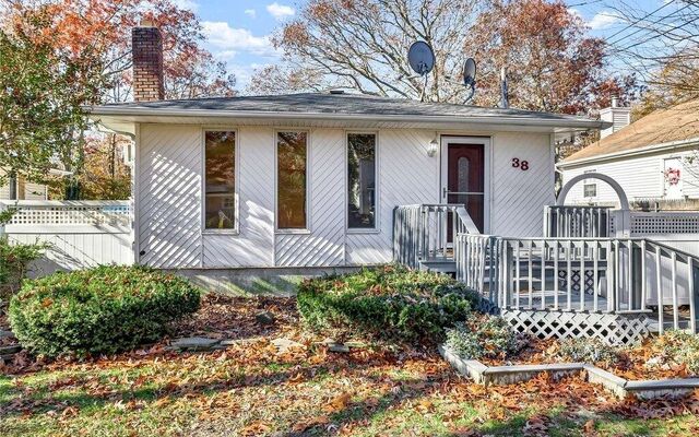 38 Gores Dr, Mastic, NY 11950 (Porch)