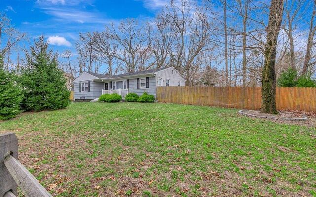 38 Half Mile Rd, Middle Island, NY 11953 (Yard)