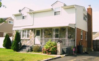 38 Mcalester Ave, Hicksville, NY 11801