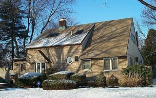 38 Meander Ln, Levittown, NY 11756